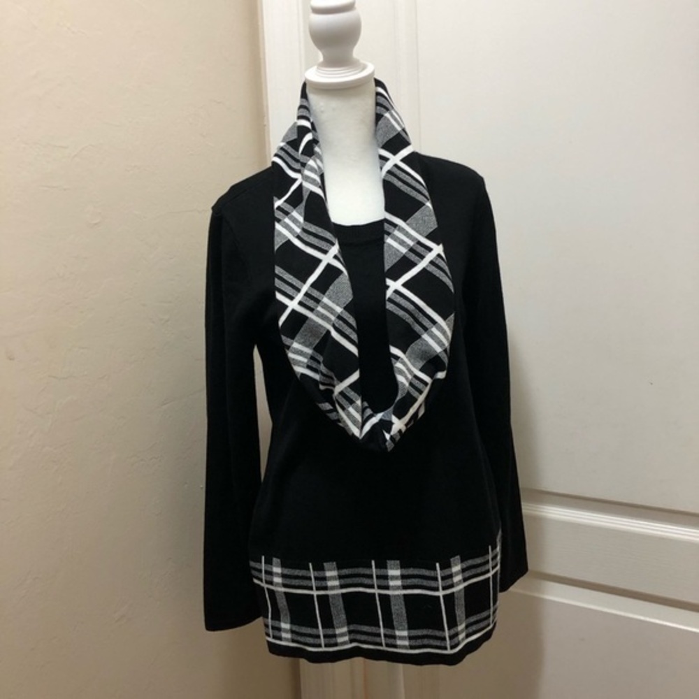 NWT Kim Rogers Long Sleeve Sweater With Detachable Scarf